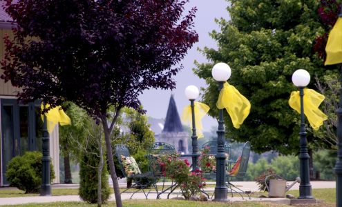 CASTLE HILL WINERY MARKET & VENUE