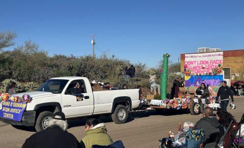 sells gas service station Sells