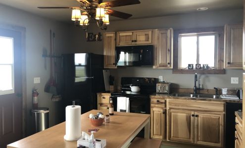 Shedhorn Cabins & Horse Motel White Sulphur Springs