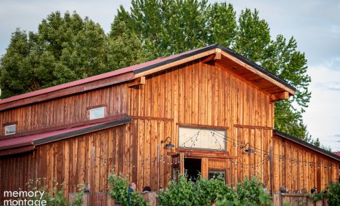 Sugar Pine Barn at Tucannon Cellars Benton City