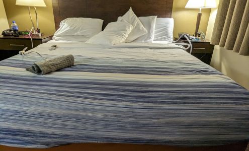 AmericInn Lodge & Suites Of Blue Earth