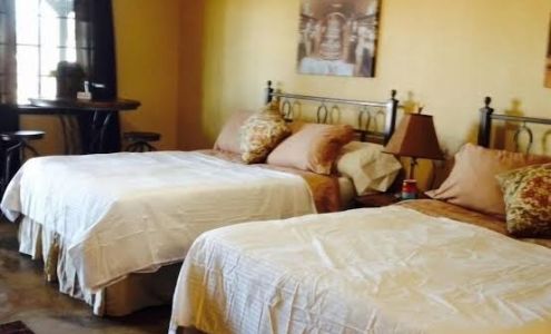 HH Creek Inn Seymour