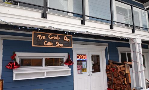 Grizzly Den B&B and Coffee Shop at Hemlock Agassiz
