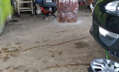 Alvarez tire shop