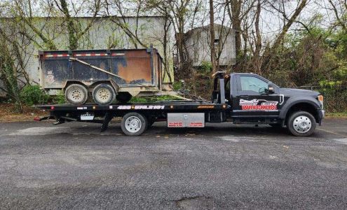 Brooks Circle Wreckers