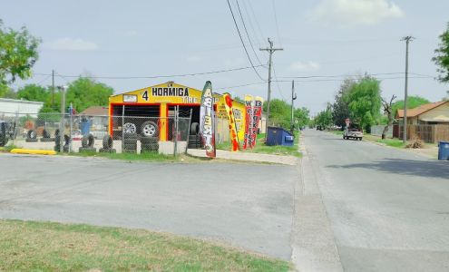 La Hormiga tire shop #4
