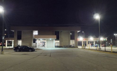 Bank of America (with Drive-thru ATM)