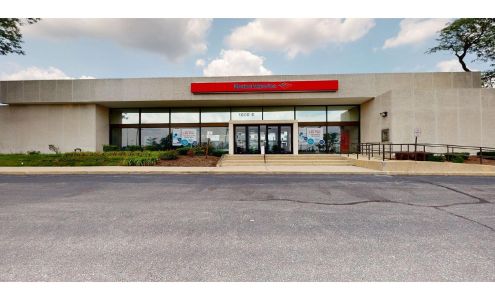 Bank of America (with Drive-thru ATM)