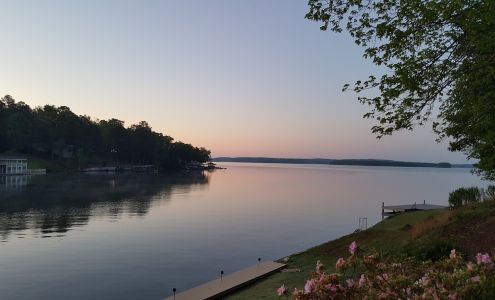 Lakeside Marina at Bay Pines Jacksons' Gap