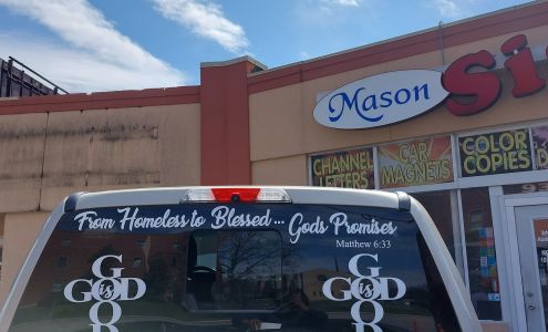 Mason Signs Breckenridge Hills