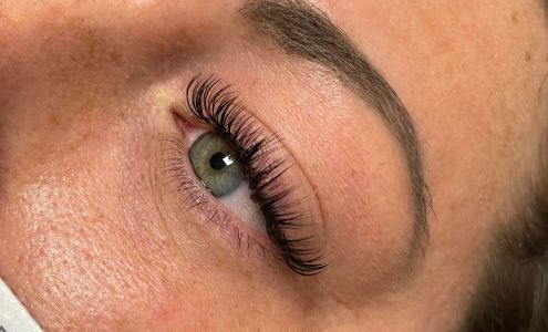 Lashes by Lindsey