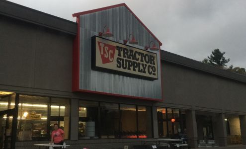 Tractor Supply Black Mountain