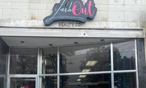 iLashout Beauty Co.
