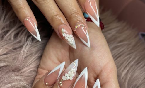 D’Lola Nails 3412 Westminster Ave, Santa Ana California 92703