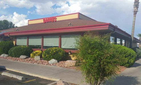 Denny's This & That Shoppe