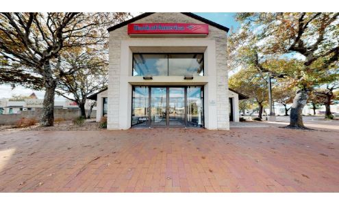 Bank of America (with Drive-thru services)