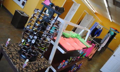 Cali Tan 241 Gateway Plaza, Gate City Virginia 24251