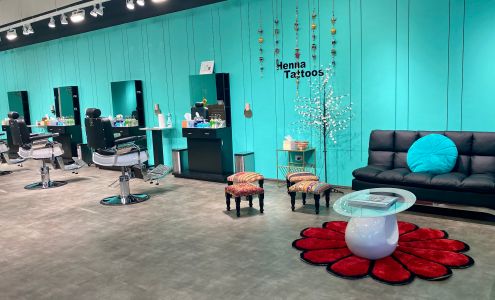 Plush Threading Lounge