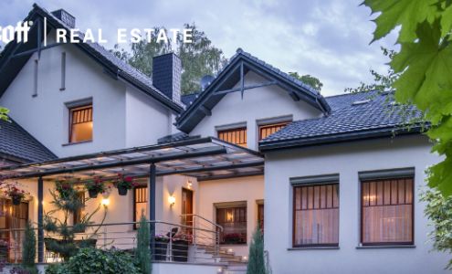 Kyle Krug - REALTOR with John L. Scott