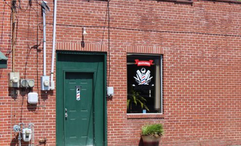 Headliners Barber Shop 216 Lee Ave, Hampton South Carolina 29924