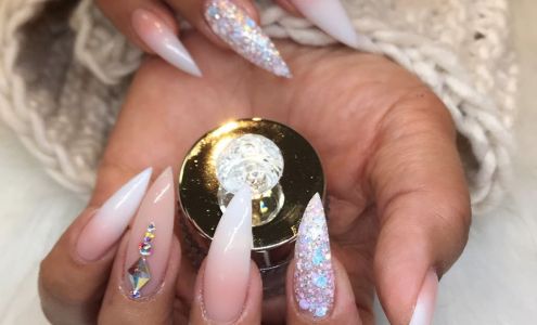 Lustry Nails & Spa 9751 90 St, Fort Saskatchewan Alberta T8L 1K5