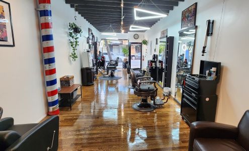 Vidal Barber Studio 2988 Dundas St W, Toronto Ontario M6P 1Z3