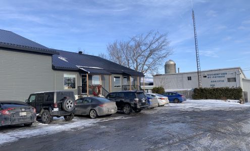 Coiffure Mode Elle 213 Rue Saint-Patrice, Sherrington Quebec J0L 2N0