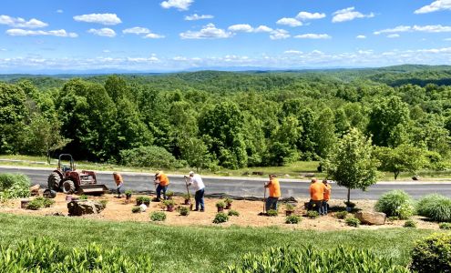 M & M Landscaping & Maintenance 6790 TN-304, Ten Mile Tennessee 37880