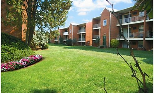 Colonial Point Apartments