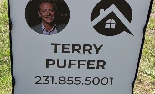 Realtor-Darrin Miller 635 W Summit Ave, Norton Shores Michigan 49441