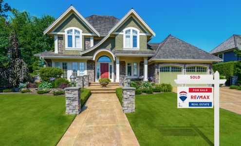Re/Max Essential