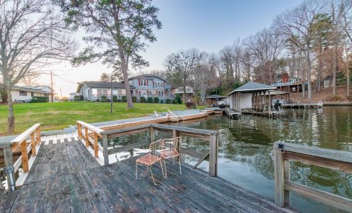 Lee Allen, RE/MAX Executive Albemarle