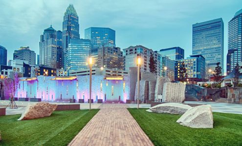 704 Sign Printing & Graphics