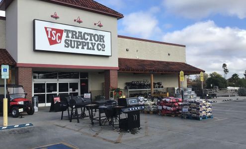 Tractor Supply Green Valley