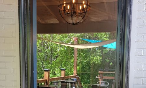 Dot’s Fine Wine and Craft Ball Ground