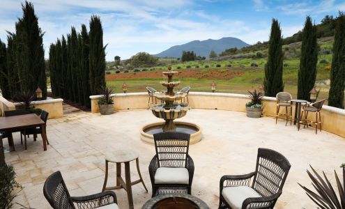 Thorn Hill Vineyards Villa Suites Lower Lake