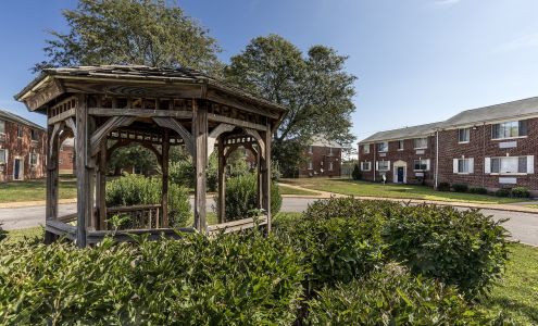 Evergreen Apartments at New Castle Crossing