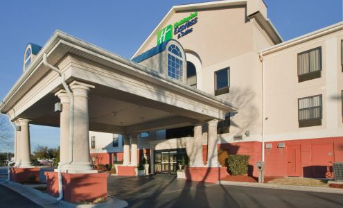 Holiday Inn Express & Suites Laurinburg by IHG