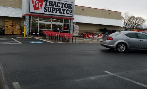 Tractor Supply Clinton