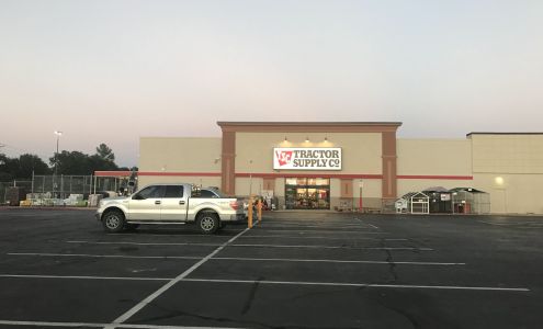 Tractor Supply Newport