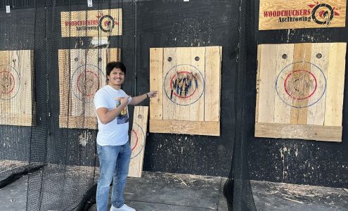 Woodchuckers Axe Throwing Marcy