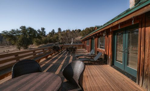 Cherry Creek Lodge Young