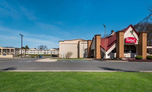 Red Roof Inn & Suites Newark - University