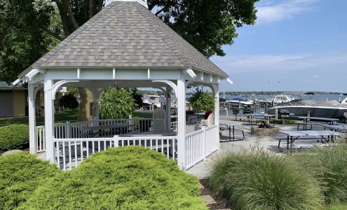 Lake Ranch Resort Waterfront Hotel