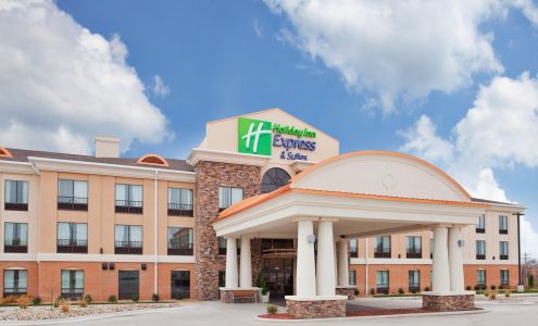 Holiday Inn Express & Suites Saint Robert - Leonard Wood by IHG
