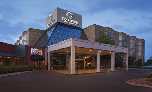 DoubleTree by Hilton Hotel Johnson City