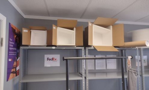 Paris Shipping Center