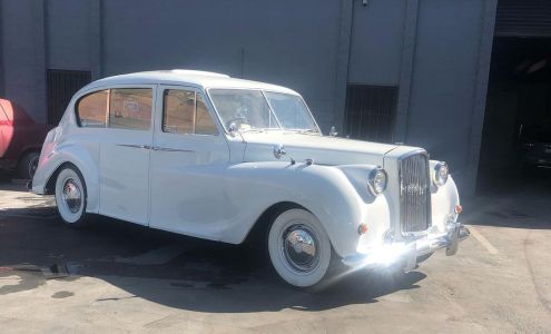 Freeway Collision Center