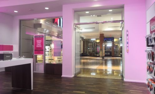 T-Mobile Experience Store