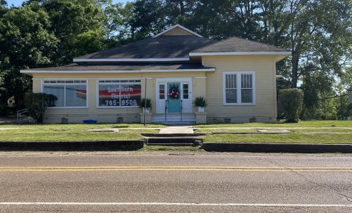 Southern Florist of Collins, LLC 101 S Fir Ave, Collins Mississippi 39428